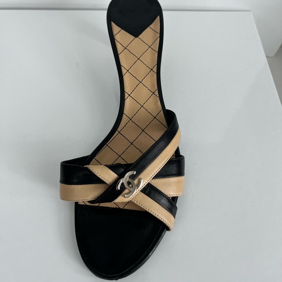 CHANEL Kitten heel slides. Sz 7.5 - Picture 2 of 9